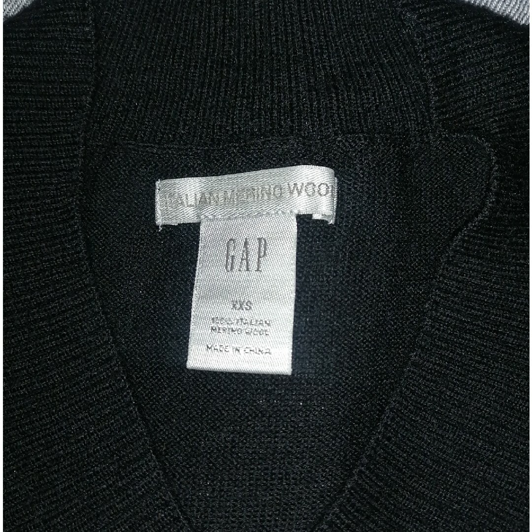 GAP(ギャップ)のGAP イタリアン メリノウール Vネックセーター　黒　XXS レディースのトップス(ニット/セーター)の商品写真