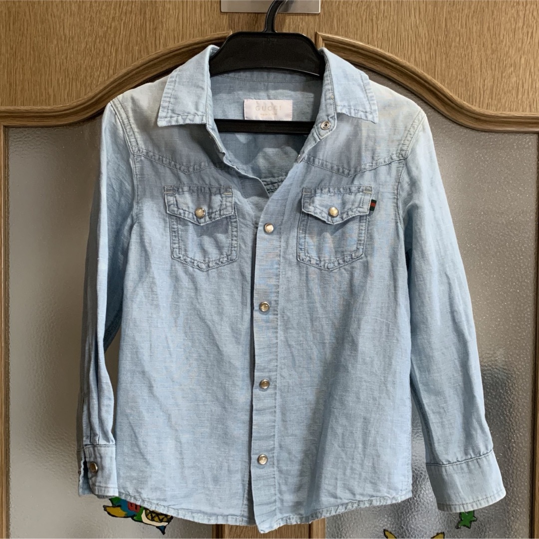 Gucci(グッチ)のGUCCI グッチ ダンガリーシャツ　5Y キッズ/ベビー/マタニティのキッズ服男の子用(90cm~)(Tシャツ/カットソー)の商品写真