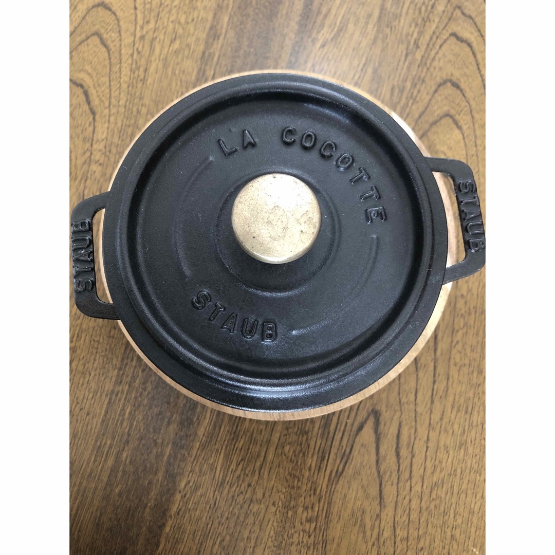 STAUB(ストウブ)のSTAUB 12 ココット　ラウンド インテリア/住まい/日用品のキッチン/食器(鍋/フライパン)の商品写真