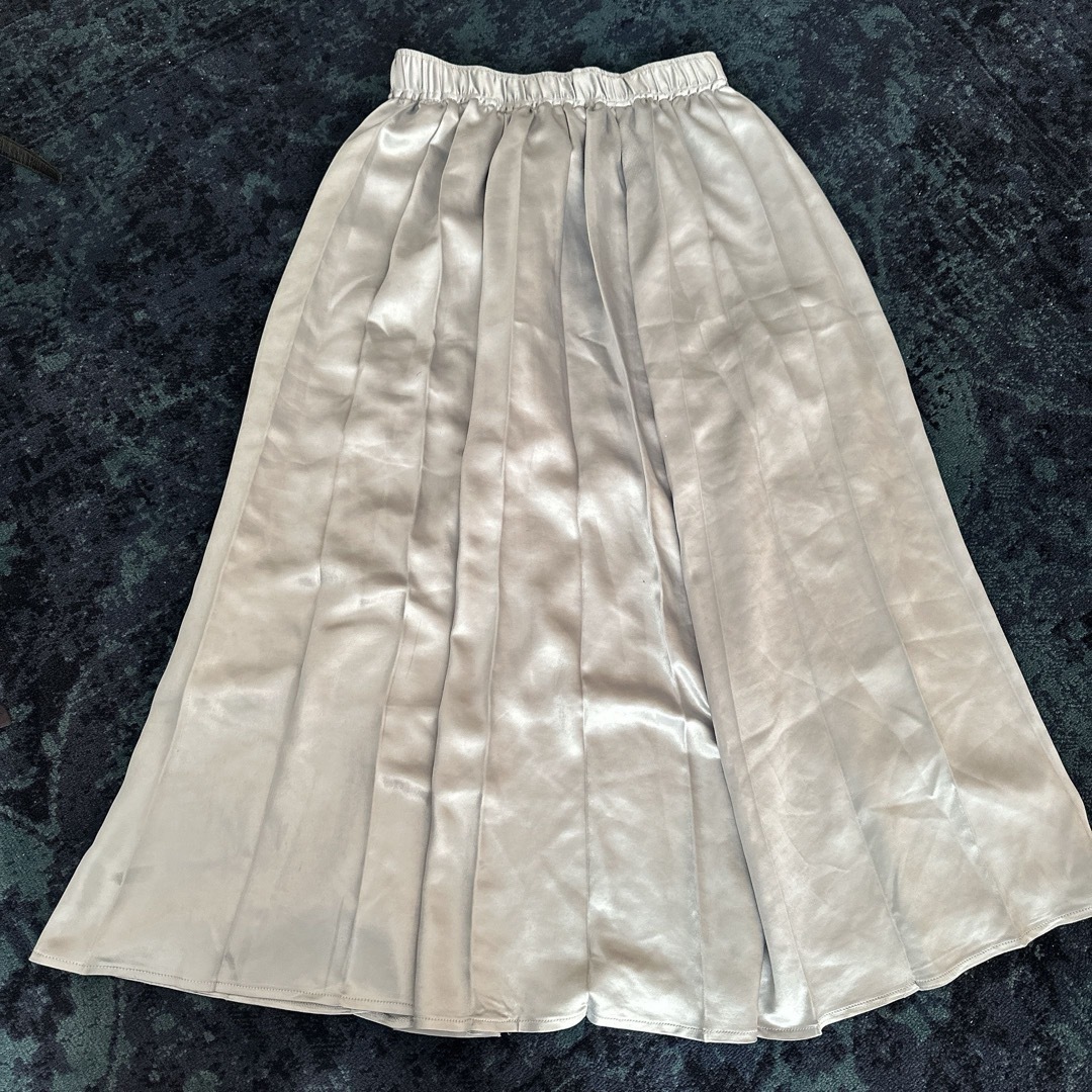 JEANASIS(ジーナシス)のジーナシス　シルバー　プリーツスカート レディースのスカート(ロングスカート)の商品写真