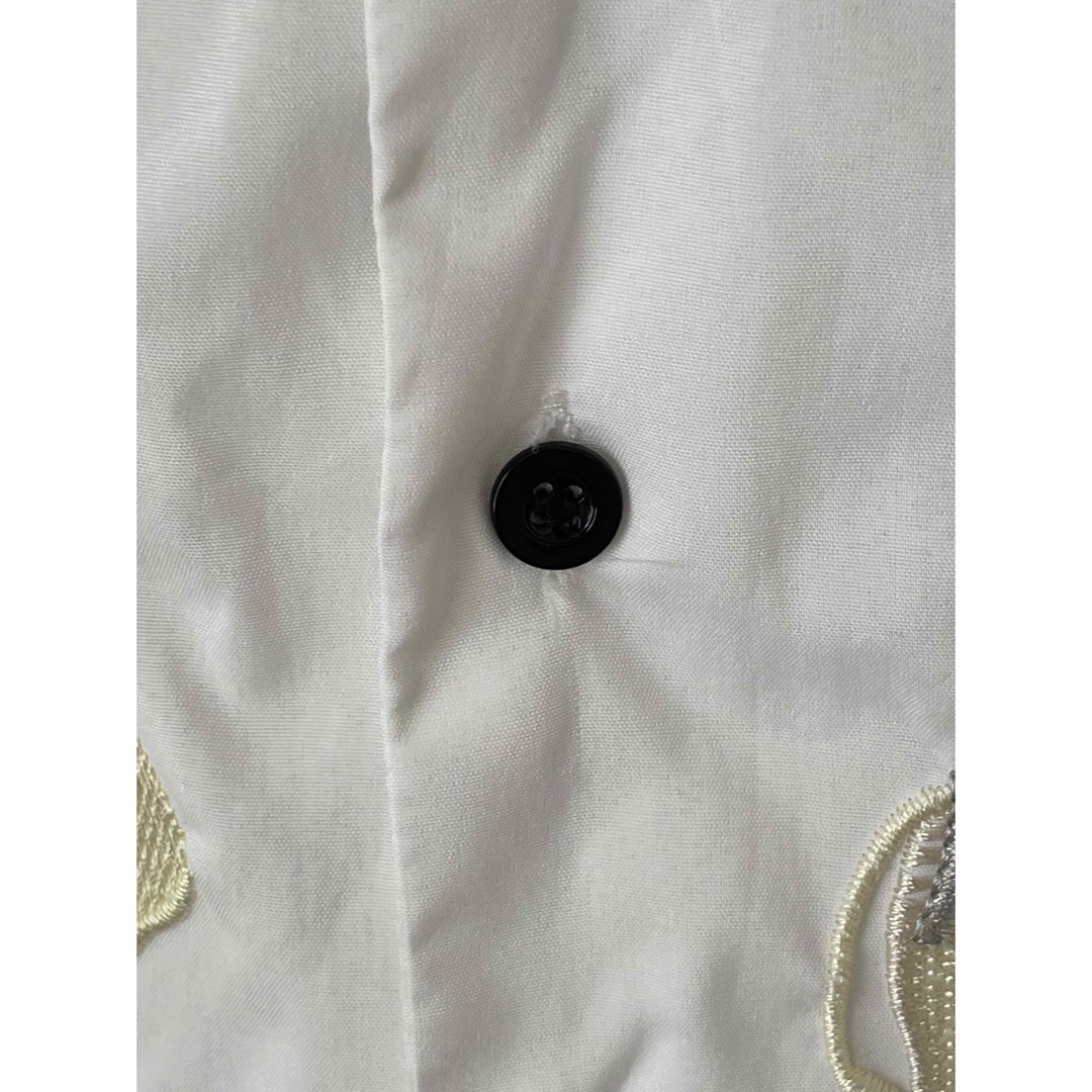 刺繍　白　シャツ　レディース　古着風 レディースのトップス(シャツ/ブラウス(長袖/七分))の商品写真