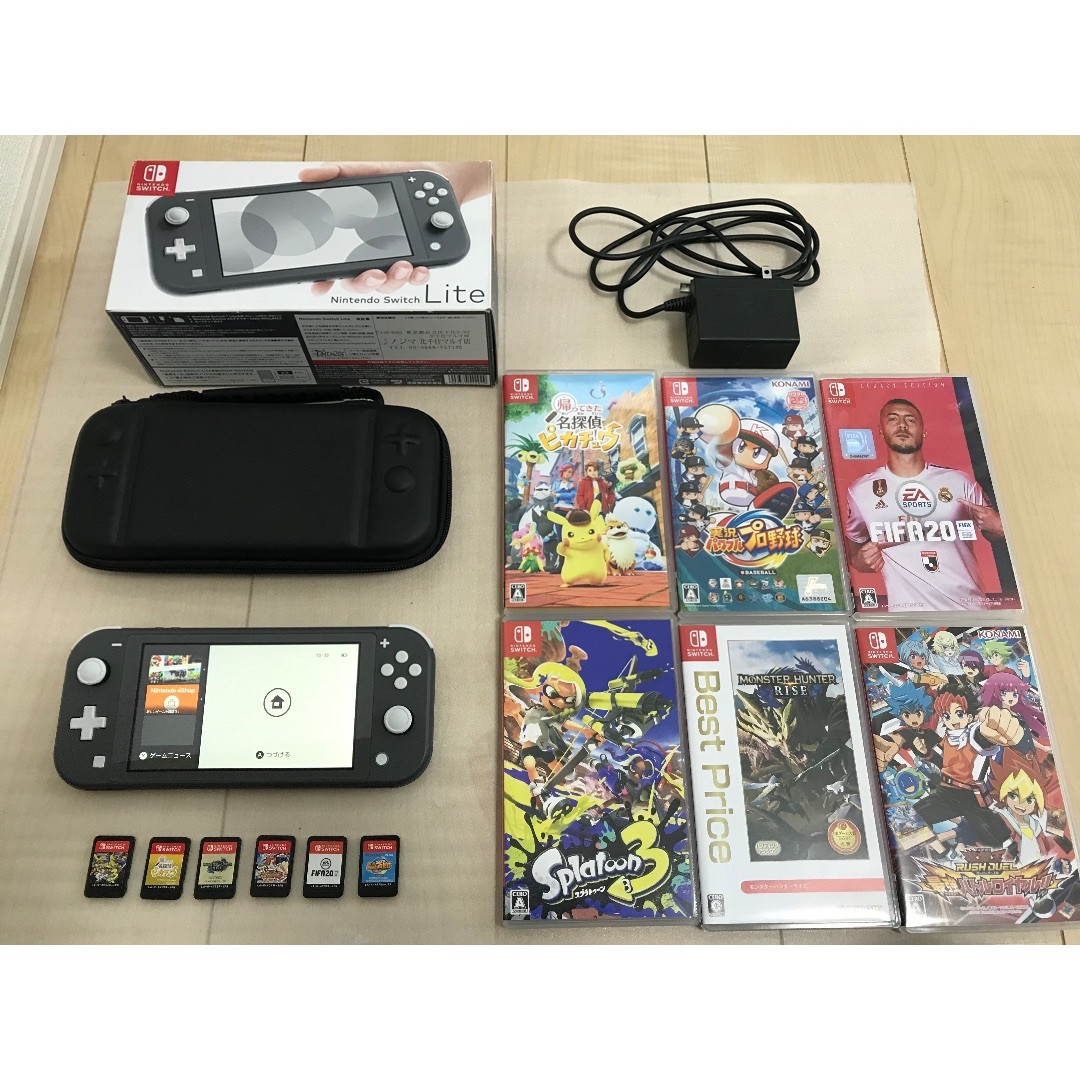 Nintendo Switch(ニンテンドースイッチ)のお得✨画面美品Switch Liteグレー本体一式＋ソフト6本セット✨ケース付 エンタメ/ホビーのゲームソフト/ゲーム機本体(携帯用ゲーム機本体)の商品写真