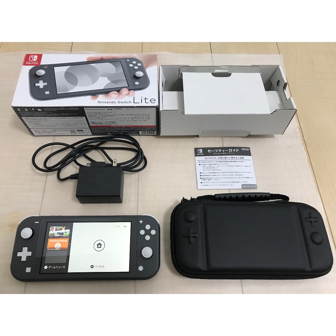 Nintendo Switch(ニンテンドースイッチ)のお得✨画面美品Switch Liteグレー本体一式＋ソフト6本セット✨ケース付 エンタメ/ホビーのゲームソフト/ゲーム機本体(携帯用ゲーム機本体)の商品写真