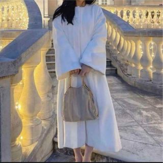 スナイデル(SNIDEL)のRiu Collarless side belt coat ivory(ロングコート)