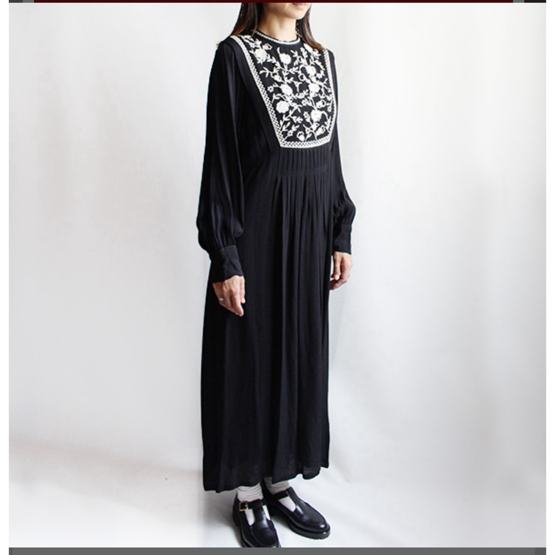 ne Quittez pas(ヌキテパ)のヌキテパ試着のみ！MOSS RAYON FLOWER EMB DRESS レディースのワンピース(ロングワンピース/マキシワンピース)の商品写真