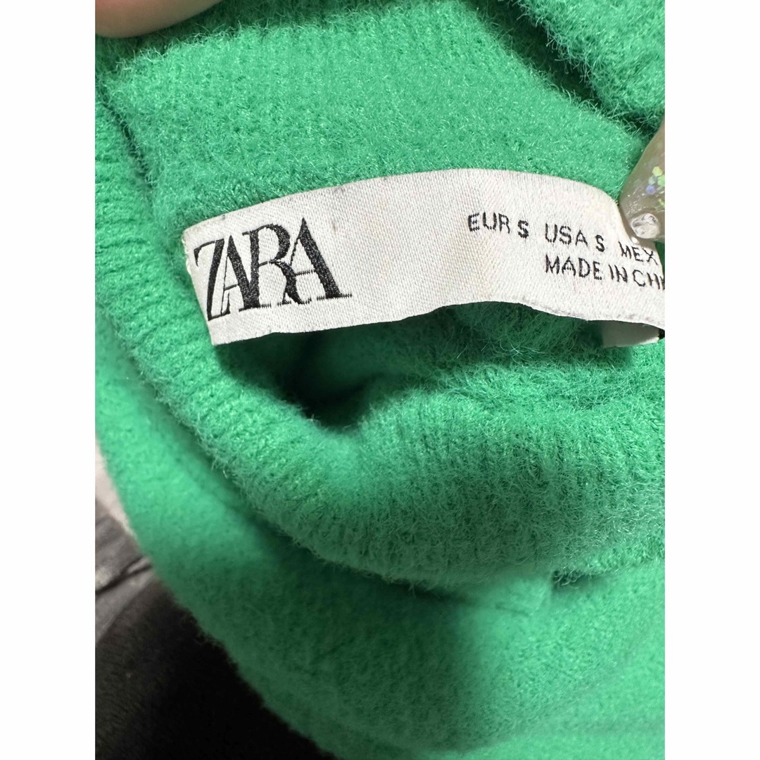 ZARA(ザラ)のZARA トップス フリース セーター ハイネック 緑 グリーン 長袖 新品 レディースのトップス(ニット/セーター)の商品写真