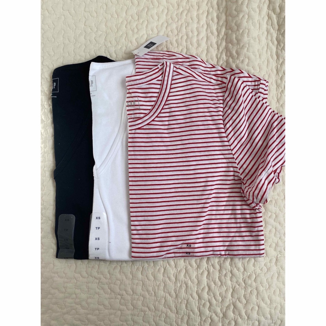 GAP(ギャップ)のgap Tシャツ　　３枚セット レディースのトップス(Tシャツ(半袖/袖なし))の商品写真