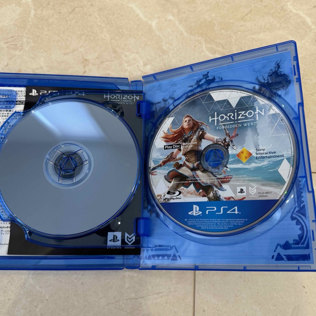 PlayStation4(プレイステーション4)のHorizon Forbidden West PS4 美品　ホライゾンゼロドーン エンタメ/ホビーのゲームソフト/ゲーム機本体(家庭用ゲームソフト)の商品写真