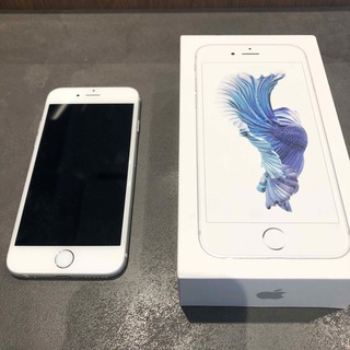 アップル(Apple)のiPhone6s シルバー　美品！！(スマートフォン本体)