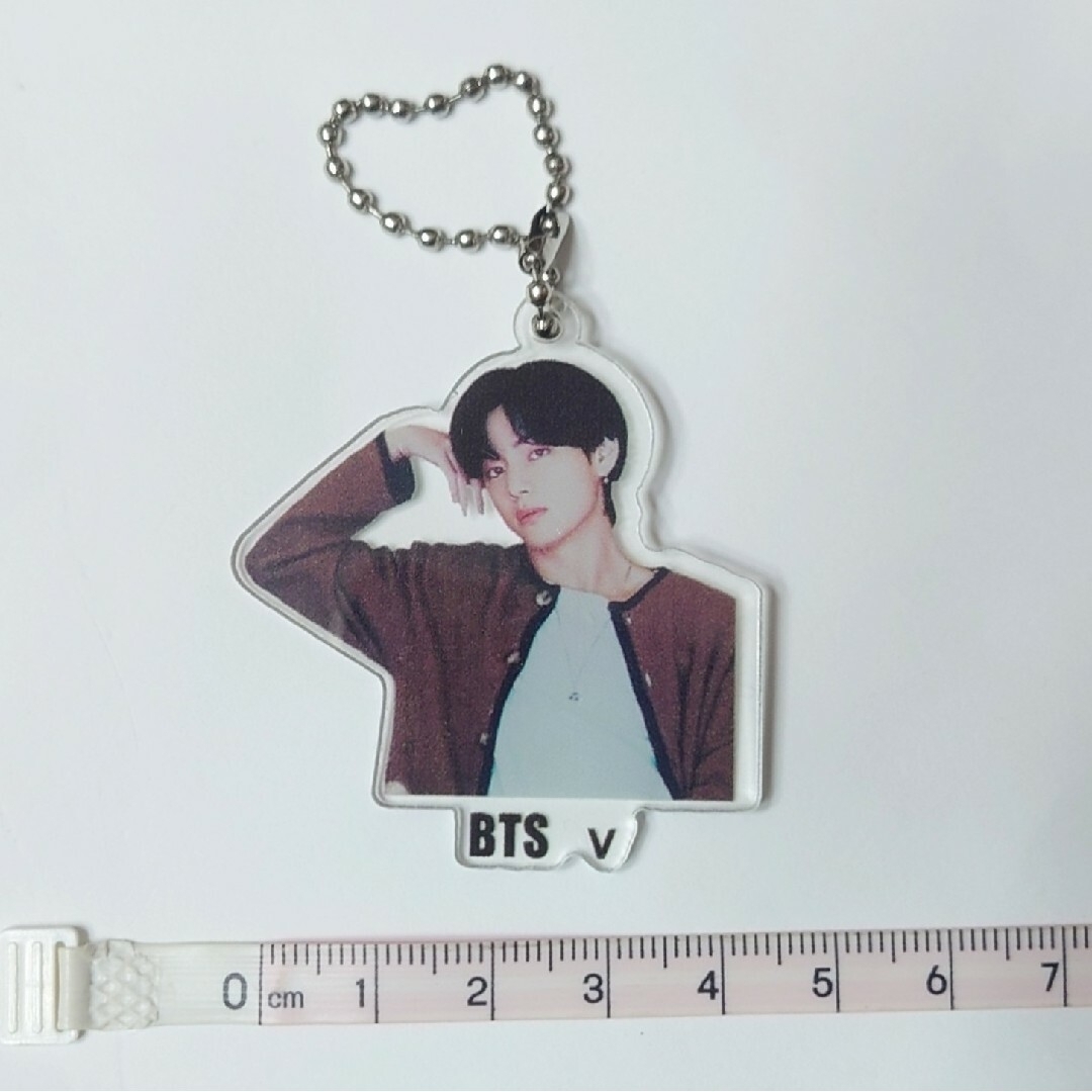 防弾少年団(BTS)(ボウダンショウネンダン)のBTS　BTS ハンドドリップコーヒー付属品　　キーホルダー　Ｖ　テテ エンタメ/ホビーのタレントグッズ(アイドルグッズ)の商品写真