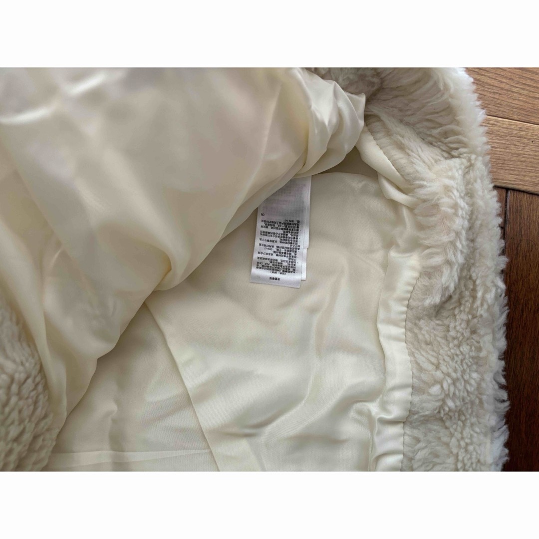 MURUA(ムルーア)の新品　ムルーア　ボア　アウター レディースのジャケット/アウター(毛皮/ファーコート)の商品写真