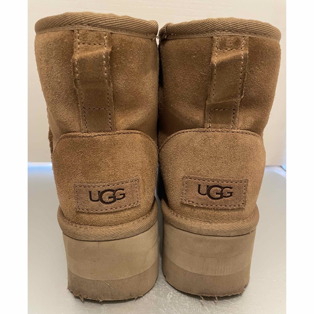 UGG(アグ)のUGG CLASSIC MINI PLATFORM  レディースの靴/シューズ(ブーツ)の商品写真