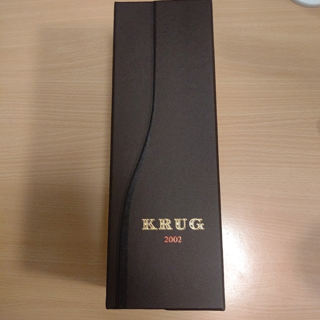 Krug(クリュッグ)のKRUG クリュッグ 2002 シャンパン　箱付き　美品 食品/飲料/酒の酒(シャンパン/スパークリングワイン)の商品写真