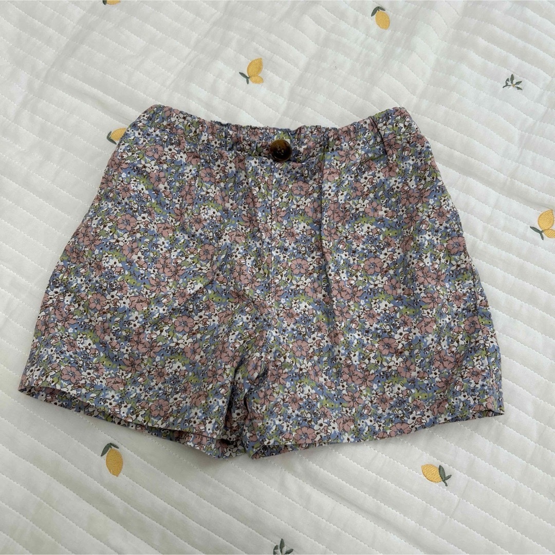 Branshes(ブランシェス)のbranshes 花柄　ショートパンツ　120㎝ キッズ/ベビー/マタニティのキッズ服女の子用(90cm~)(パンツ/スパッツ)の商品写真