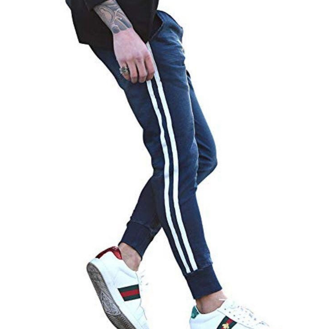 Mサイズ ライン入りスウェットデニムジョガーパンツ インディゴ色 メンズのパンツ(デニム/ジーンズ)の商品写真