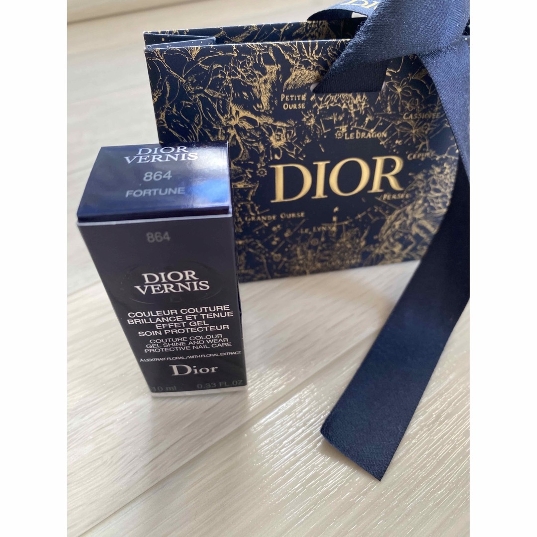 Dior(ディオール)のディオール ヴェルニ   864番 フォーチュン コスメ/美容のネイル(マニキュア)の商品写真
