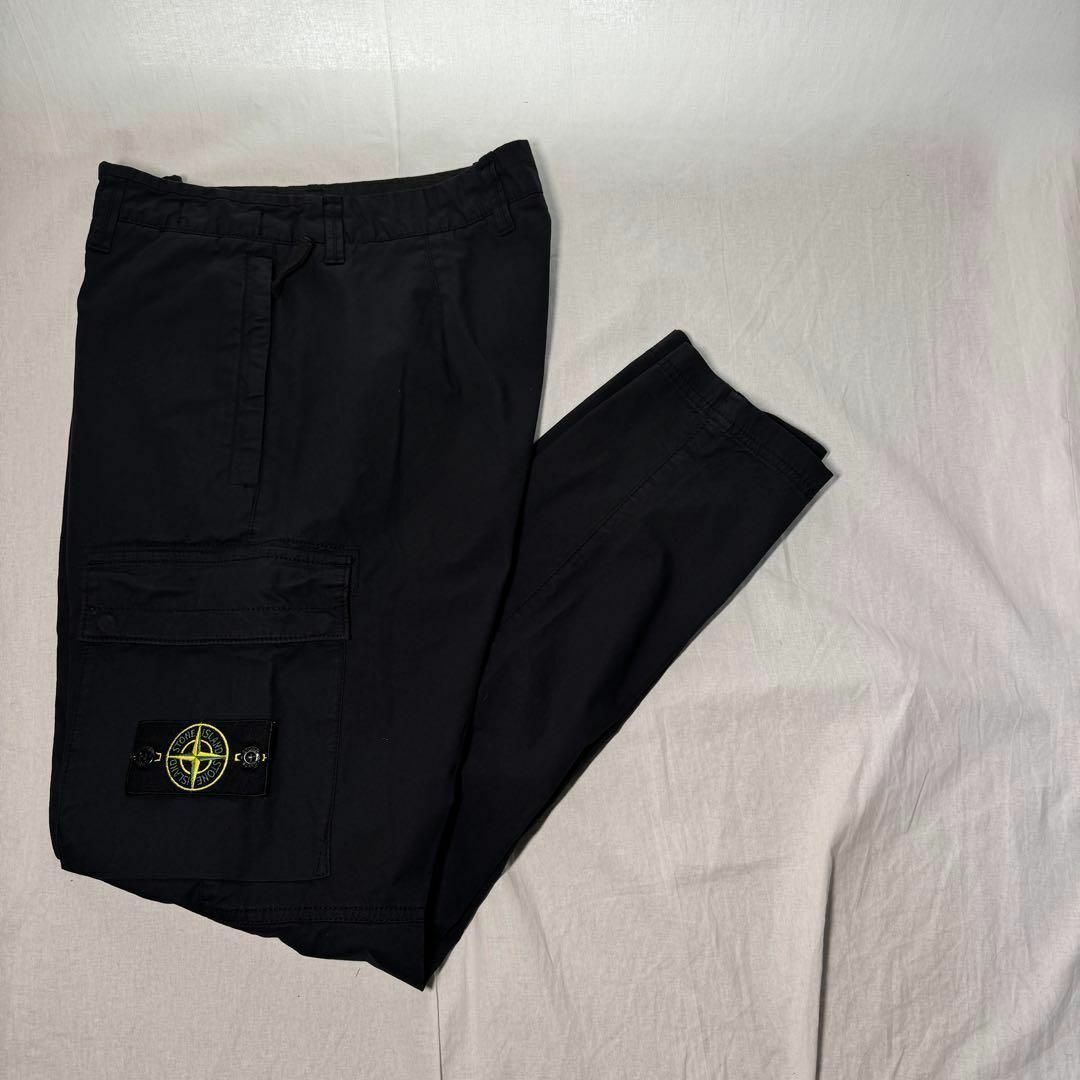 STONE ISLAND(ストーンアイランド)の新品格安 ストーンアイランド カーゴパンツ ネイビー サイズ28 32710 メンズのパンツ(ワークパンツ/カーゴパンツ)の商品写真