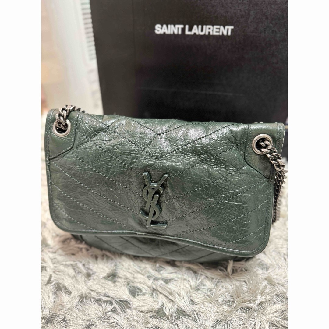 Saint Laurent(サンローラン)のSaint Laurent ニキ ミディアム レザー レディースのバッグ(ハンドバッグ)の商品写真