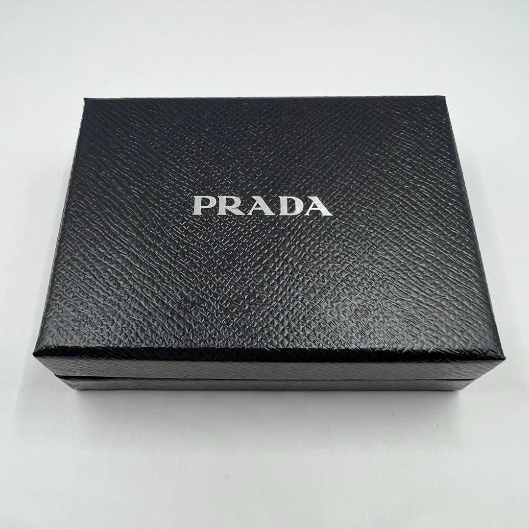 PRADA(プラダ)の【極美品】プラダ マネークリップ サフィアーノ ゴールドロゴ カードケース メンズのファッション小物(マネークリップ)の商品写真