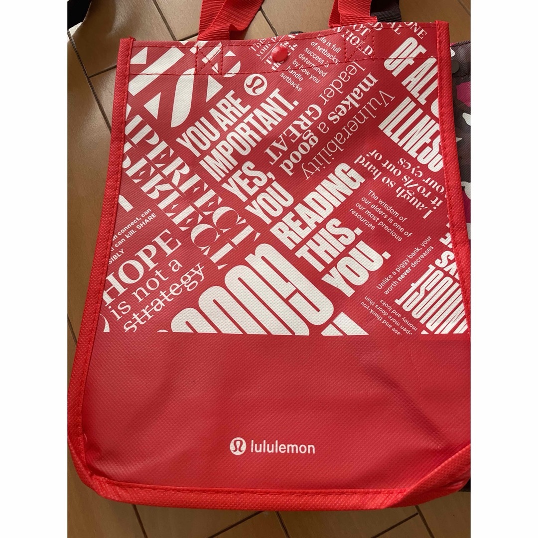 lululemon(ルルレモン)のルルレモン　ショップバッグ レディースのバッグ(ショップ袋)の商品写真