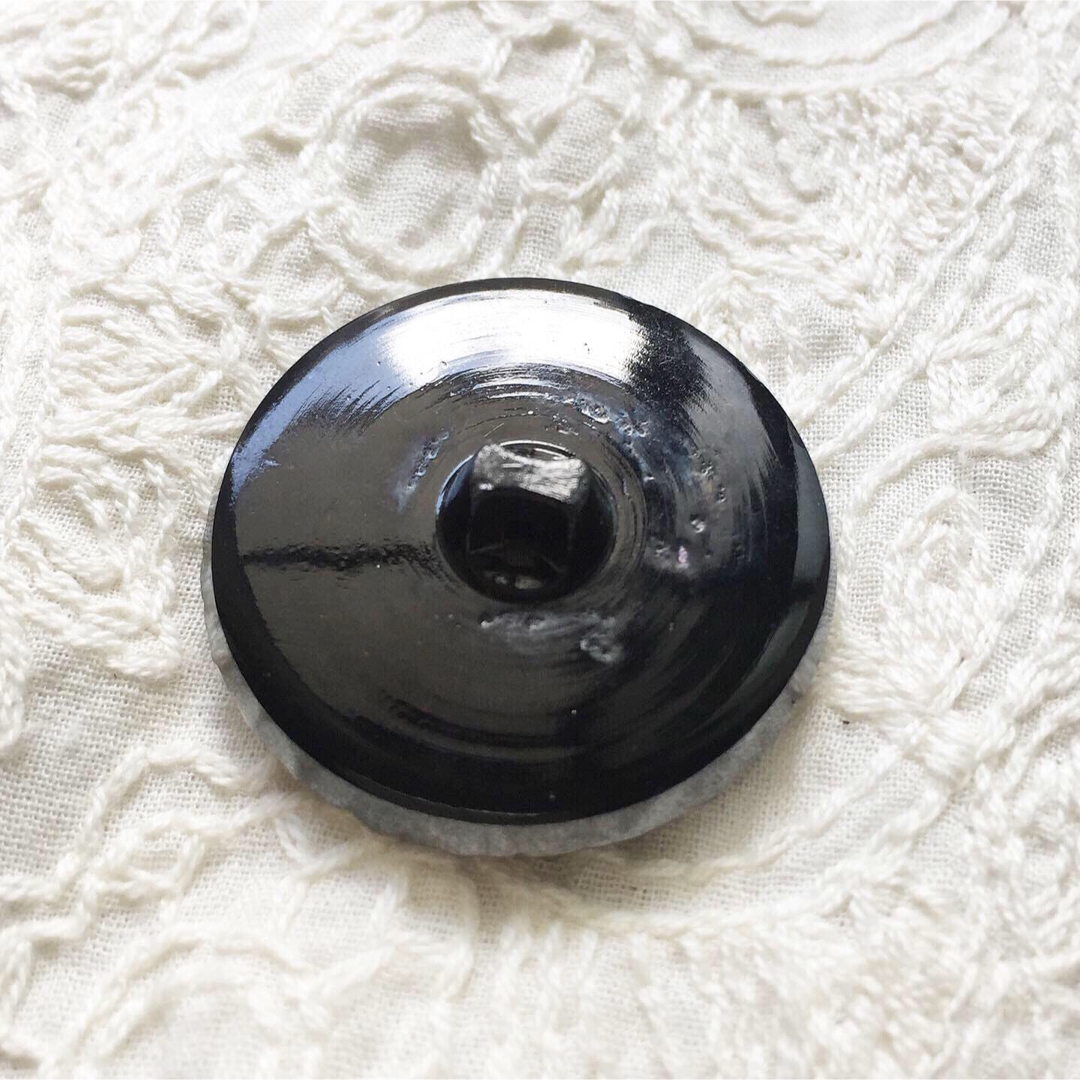 チェコ　ヴィンテージガラスボタン　大 ハンドメイドの素材/材料(各種パーツ)の商品写真