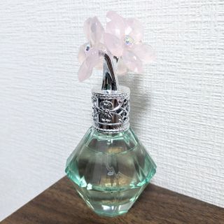 ジルスチュアート(JILLSTUART)の【美品】ジルスチュアート　クリスタルブルーム　オードパルファン　50ml(香水(女性用))