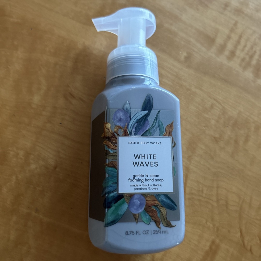 Bath & Body Works(バスアンドボディーワークス)のBath&BodyWorks ハンドソープ　2本セット コスメ/美容のボディケア(ボディソープ/石鹸)の商品写真