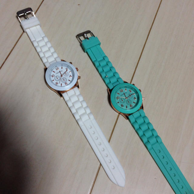 GENEWA 白・ブルー各1 レディースのファッション小物(腕時計)の商品写真
