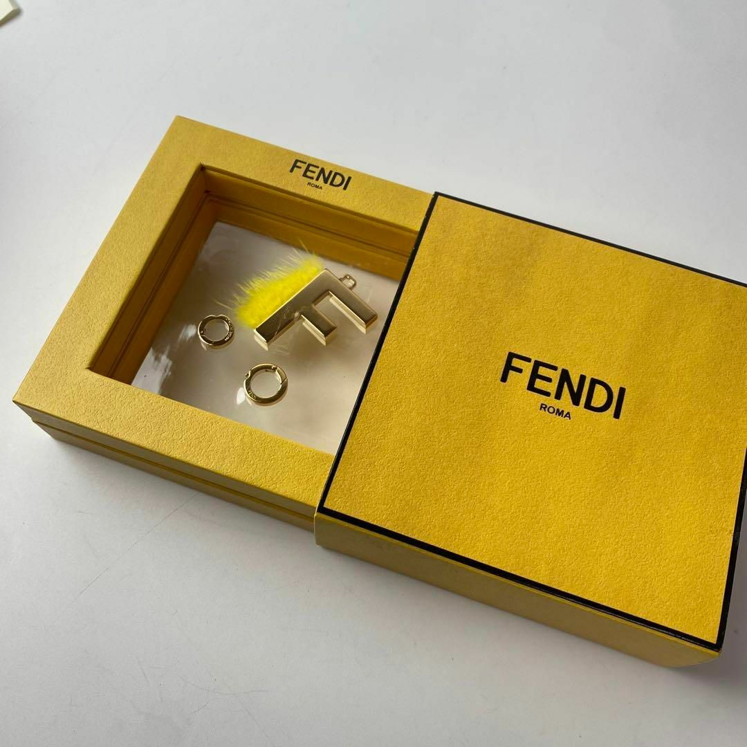 FENDI(フェンディ)の新品 フェンディ FENDI Fモチーフ ペンダント トップ レディースのアクセサリー(チャーム)の商品写真
