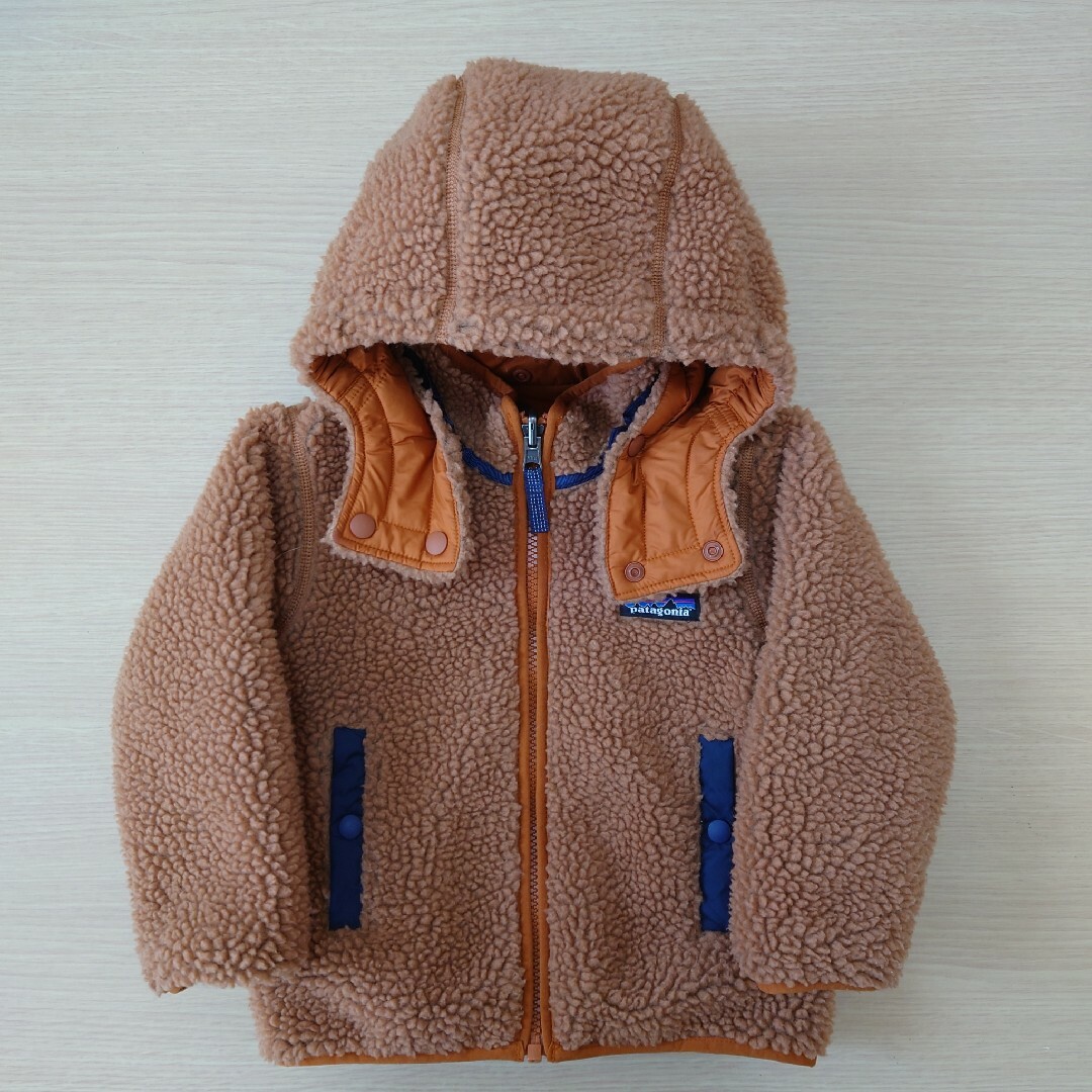 patagonia(パタゴニア)のパタゴニア　キッズ　2T リバーシブル　ボア　ナイロンジャケット キッズ/ベビー/マタニティのキッズ服男の子用(90cm~)(ジャケット/上着)の商品写真