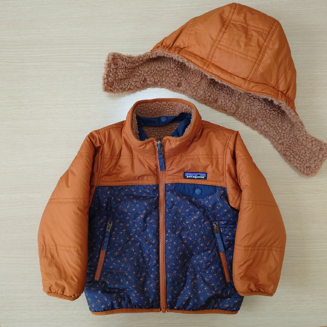 patagonia(パタゴニア)のパタゴニア　キッズ　2T リバーシブル　ボア　ナイロンジャケット キッズ/ベビー/マタニティのキッズ服男の子用(90cm~)(ジャケット/上着)の商品写真