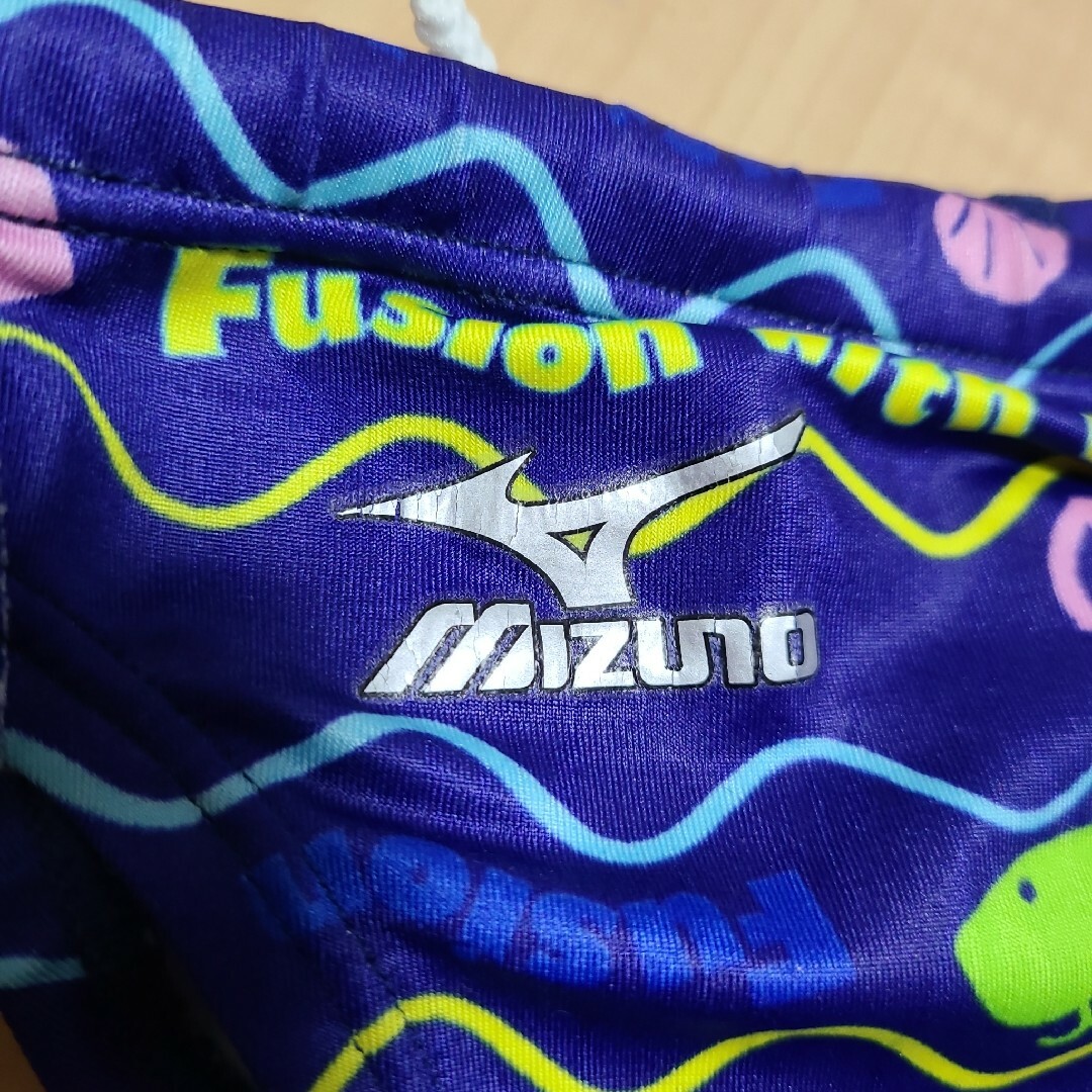 MIZUNO(ミズノ)のミズノ　130サイズ　マイティライン　競パン　競泳水着　鱗模様　ロゴひび割れあり キッズ/ベビー/マタニティのキッズ服男の子用(90cm~)(水着)の商品写真