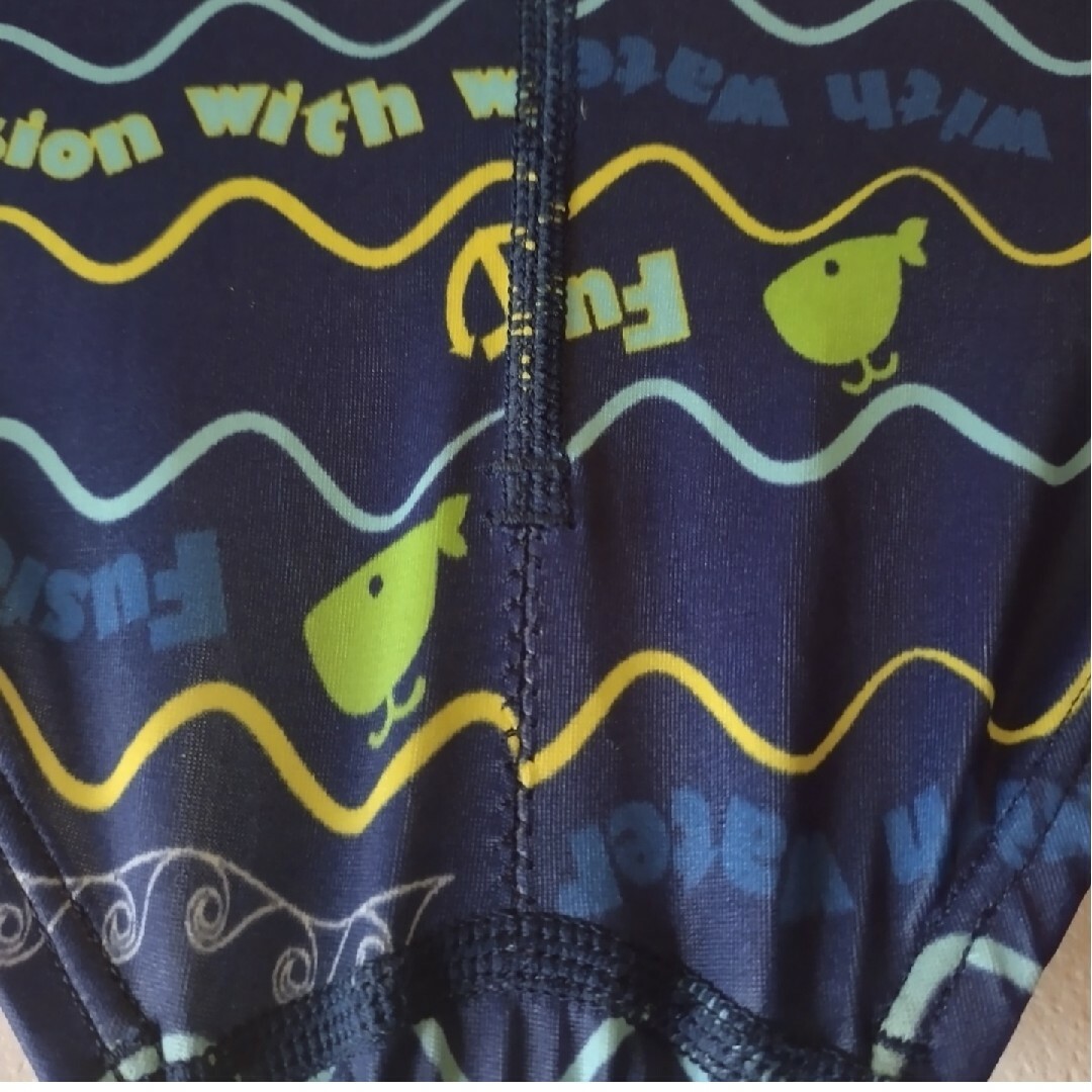 MIZUNO(ミズノ)のミズノ　130サイズ　マイティライン　競パン　競泳水着　鱗模様　ロゴひび割れあり キッズ/ベビー/マタニティのキッズ服男の子用(90cm~)(水着)の商品写真
