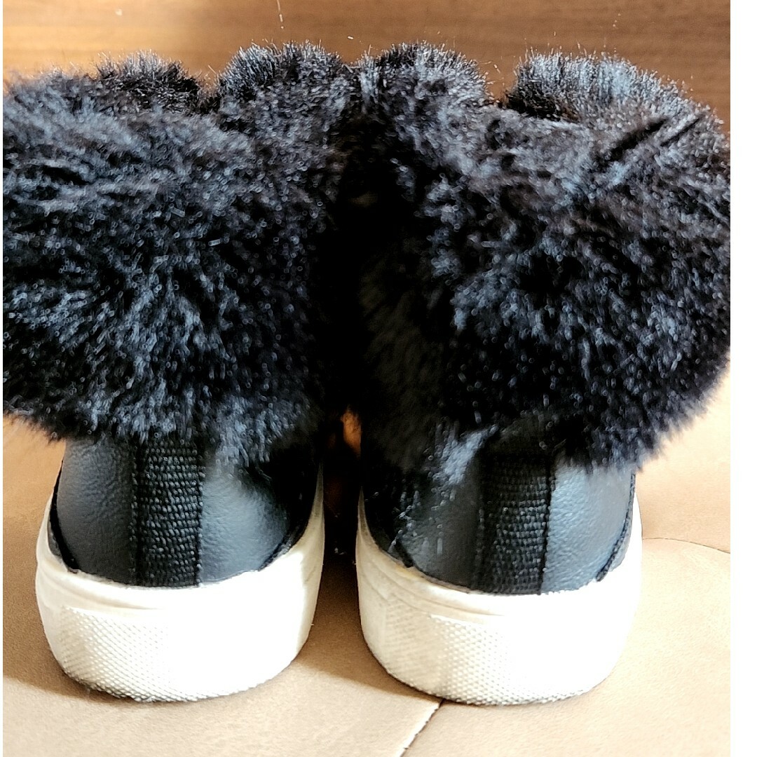 H&M(エイチアンドエム)のシューズ21cm キッズ/ベビー/マタニティのキッズ靴/シューズ(15cm~)(スニーカー)の商品写真