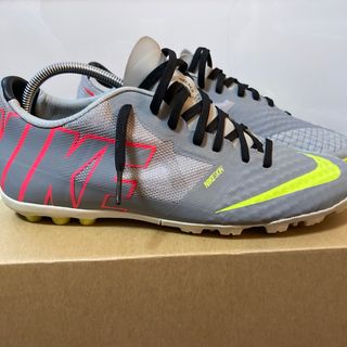 ナイキ(NIKE)のNIKE ナイキ FC247 ボンバ フィナーレ Ⅱ(グレー×イエロー）(シューズ)