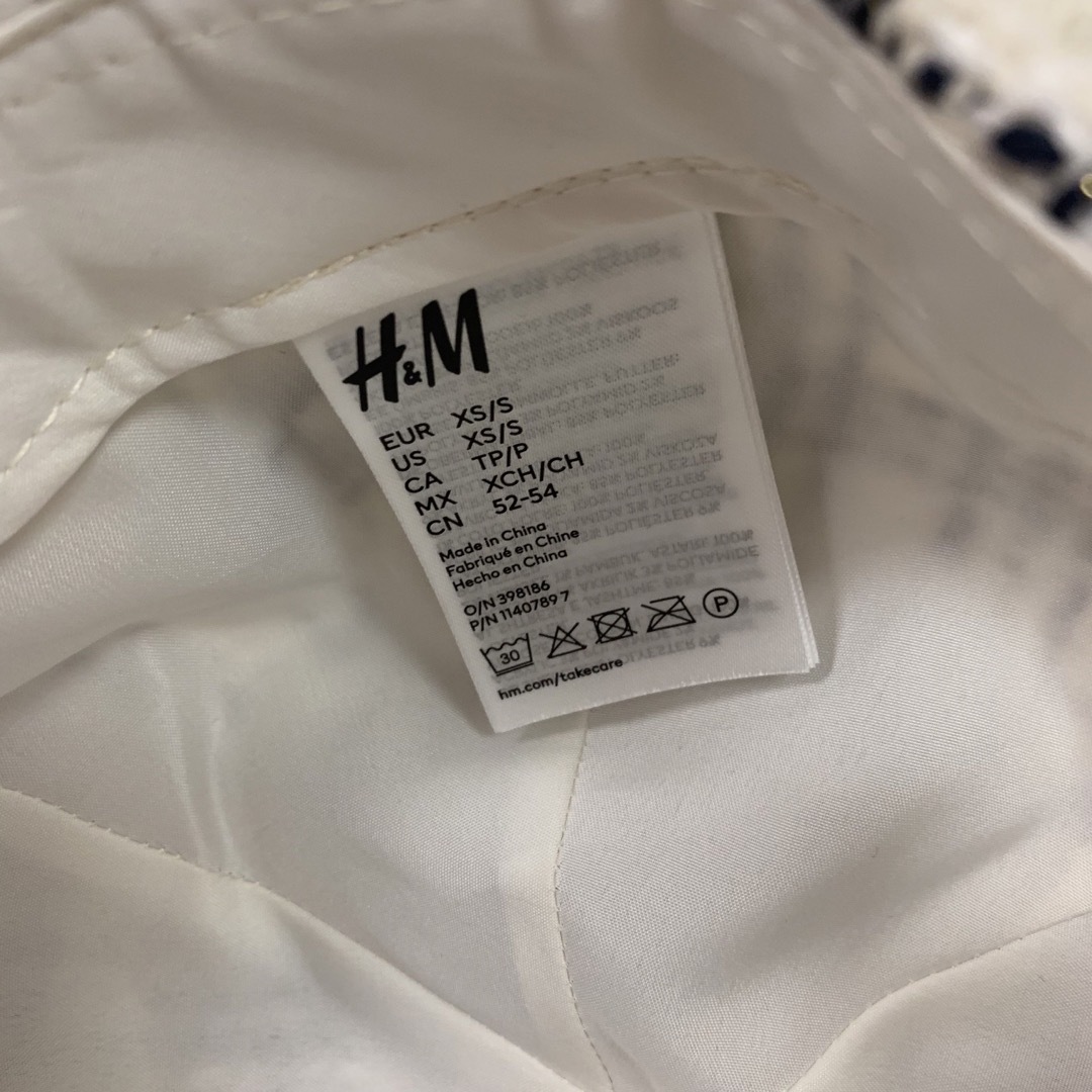 H&M(エイチアンドエム)の【新品未使用】H&M レディースツイードキャップ　ホワイト　52〜54cm レディースの帽子(キャップ)の商品写真