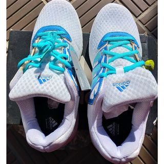 アディダス(adidas)のアディダススニーカー新品。(スニーカー)