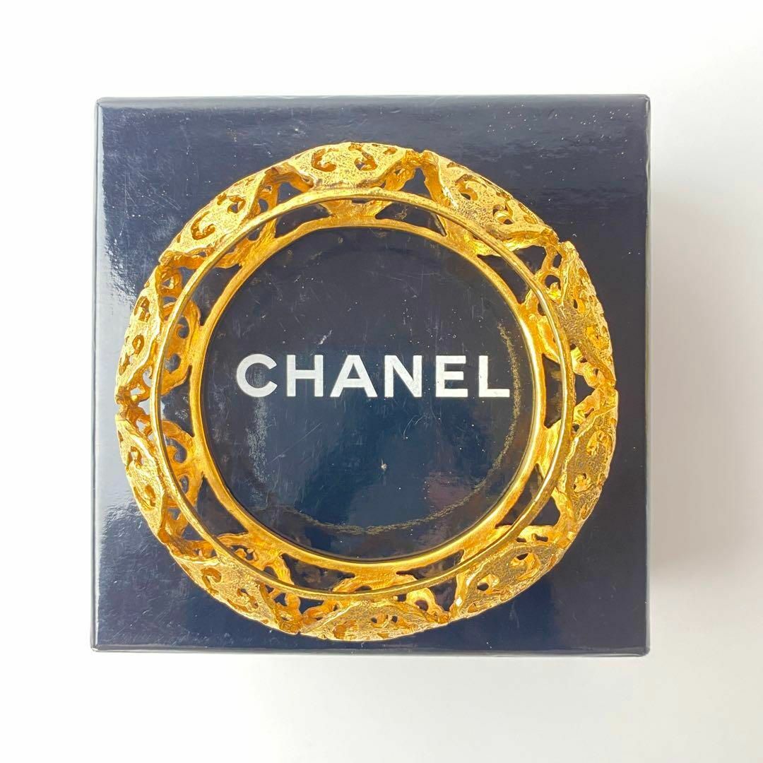 CHANEL(シャネル)のシャネル CHANEL ココマーク ビンテージ バングル ゴールド レディースのアクセサリー(ブレスレット/バングル)の商品写真