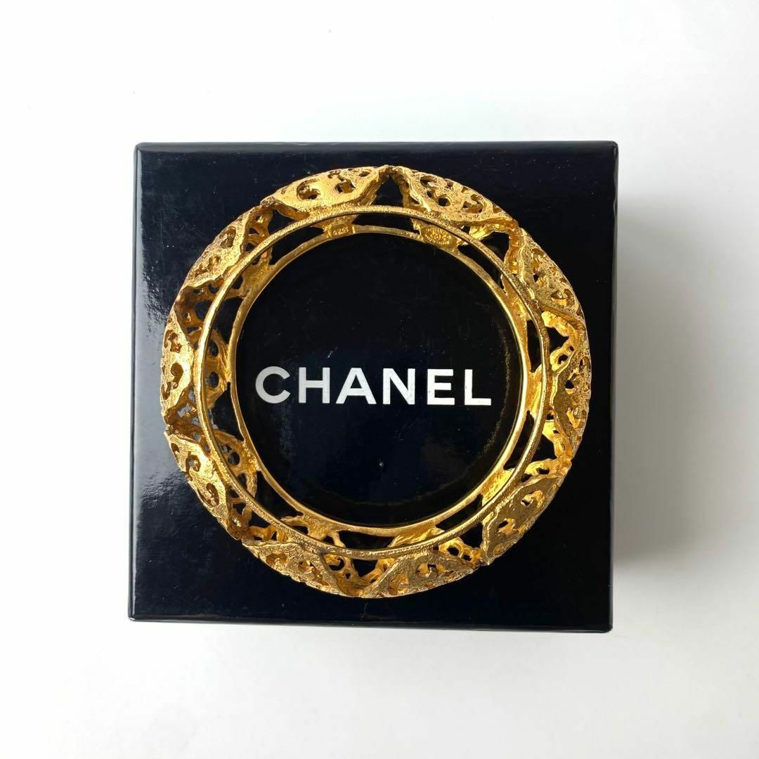 CHANEL(シャネル)のシャネル CHANEL ココマーク ビンテージ バングル ゴールド レディースのアクセサリー(ブレスレット/バングル)の商品写真