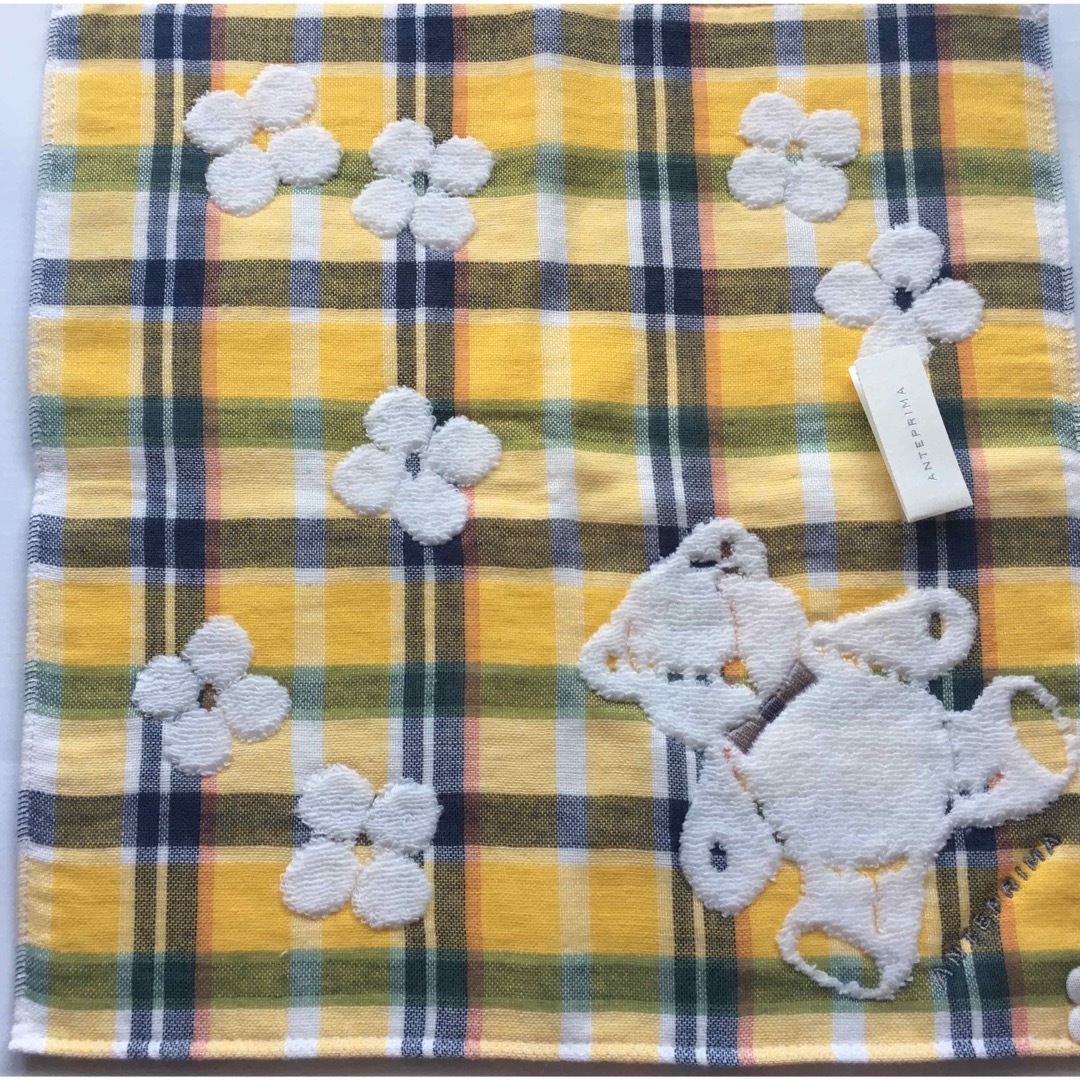 ANTEPRIMA(アンテプリマ)のanteprima 熊　タオルハンカチ　黄 レディースのファッション小物(ハンカチ)の商品写真