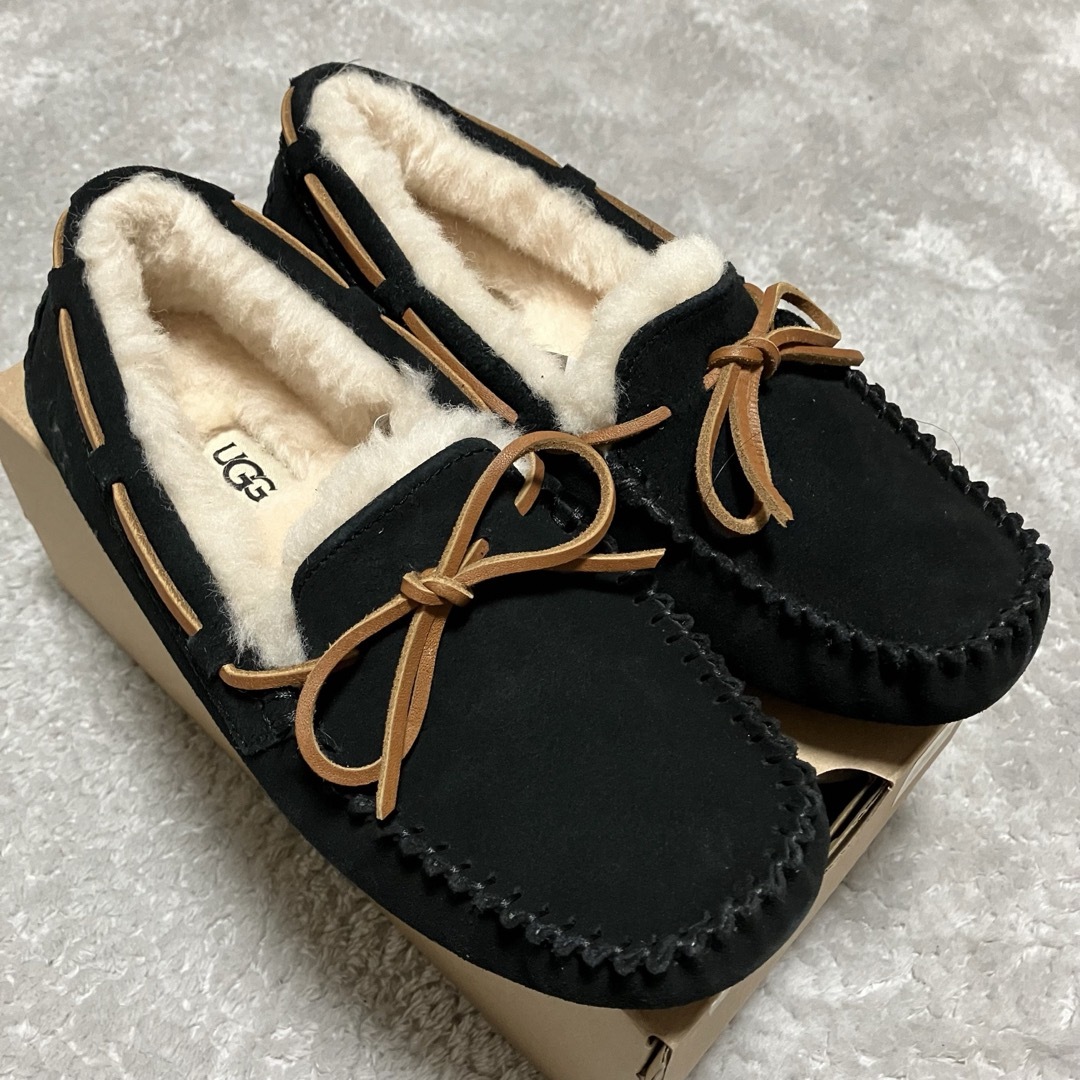 【新品】アグー UGGモカシン  シープスキン 純粋羊ファー ダコダ　23cm