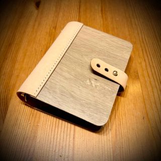 木と革のミニ６システム手帳(手帳)