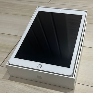 アイパッド(iPad)のiPad本体 第6世代 32GB  Wifi  MR7G2J/A(タブレット)