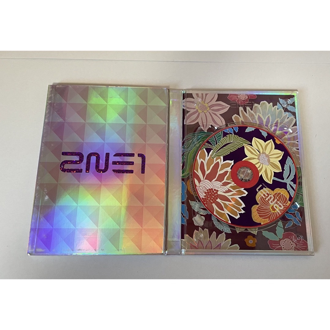 2NE1 To Anyone 1ST  CD  韓国盤 エンタメ/ホビーのCD(K-POP/アジア)の商品写真