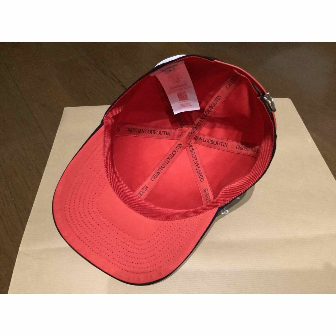 Christian Louboutin(クリスチャンルブタン)のクリスチャンルブタン　キャップ　ブラック　Sサイズ　新品　送料込み！ レディースの帽子(キャップ)の商品写真
