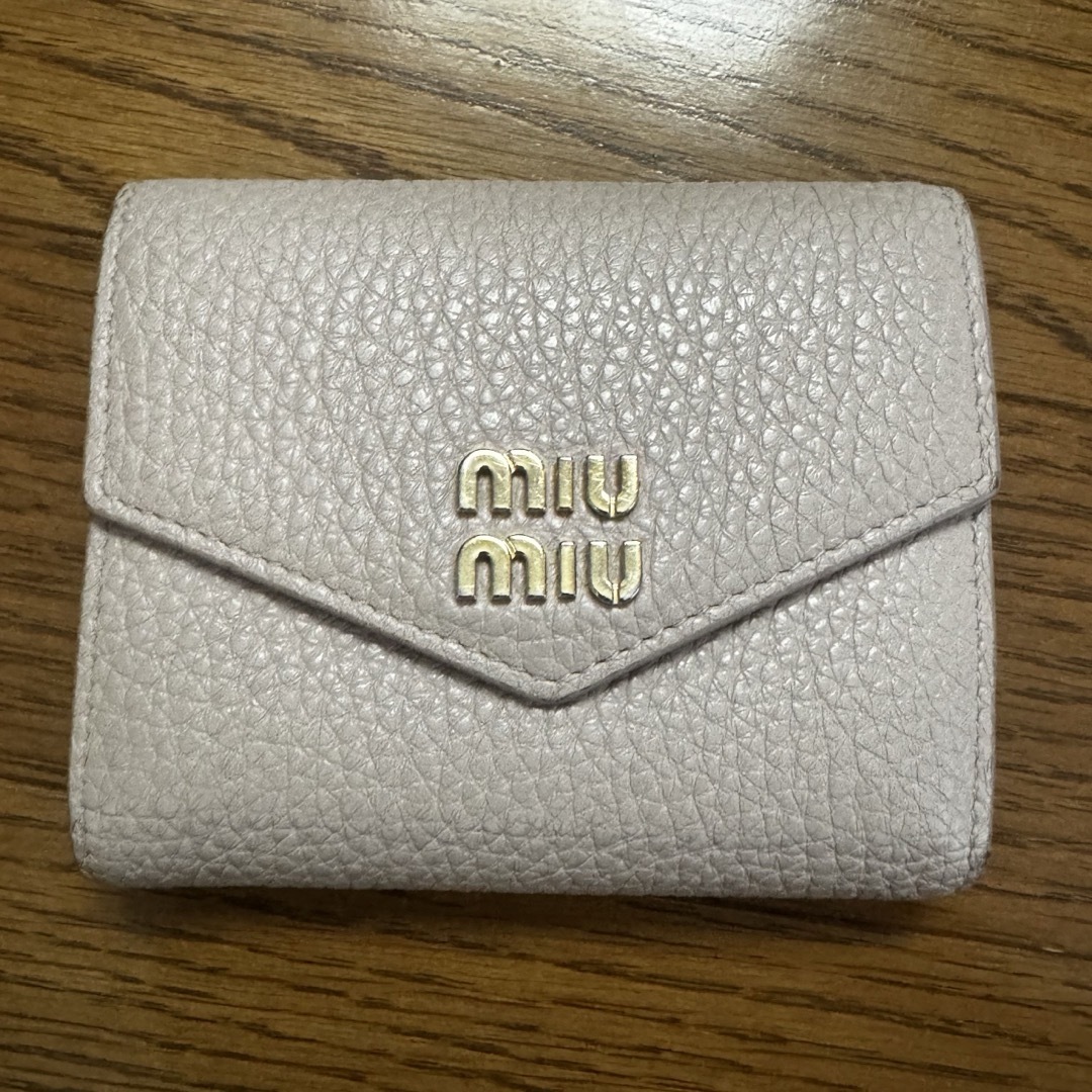 miumiu(ミュウミュウ)のmiumiu レザー財布 レディースのファッション小物(財布)の商品写真