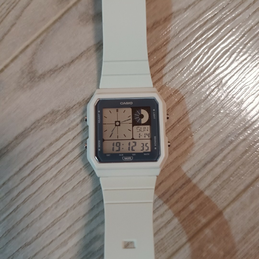 CASIO(カシオ)のカシオ LF-20W メンズの時計(腕時計(デジタル))の商品写真