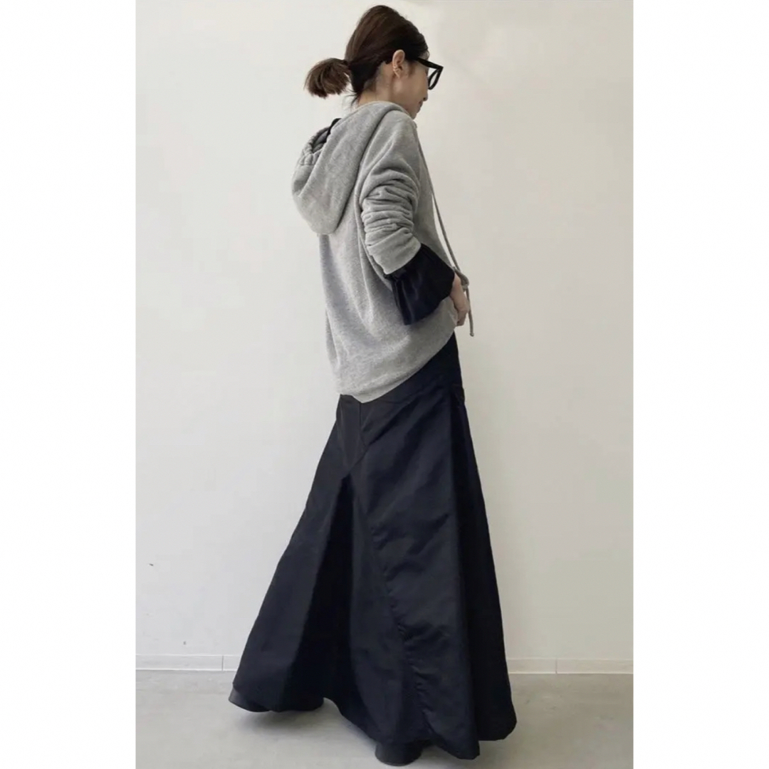 MADISONBLUE(マディソンブルー)の【MADISONBLUE】5POCKET FLARE SKIRT NYTWILL レディースのスカート(ロングスカート)の商品写真