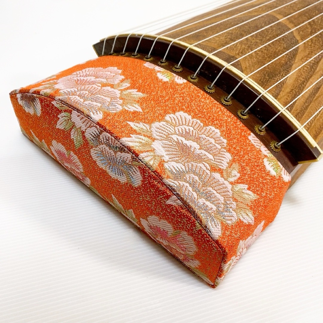 琴足【希少品】高級琴 13弦 すだれ彫り 並甲 弦楽器 文化琴 和楽器 琴足【希少品】高級琴 13弦 すだれ彫り 並甲 弦楽器 文化琴 和楽器