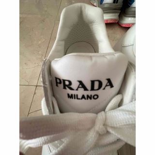 プラダ(PRADA)のプラダ　スニーカー　ホワイト(スニーカー)